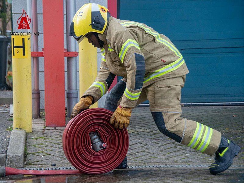 جمع کردن شیلنگ آتش نشانی
